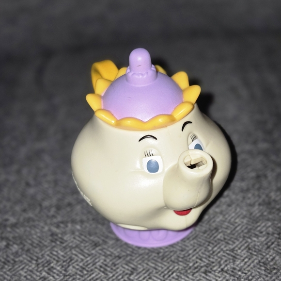 Disney BEAUTY AND THE BEAST MRS. POTTS McDonald's Happy Meal Toy Figure - Picture 1 of 7